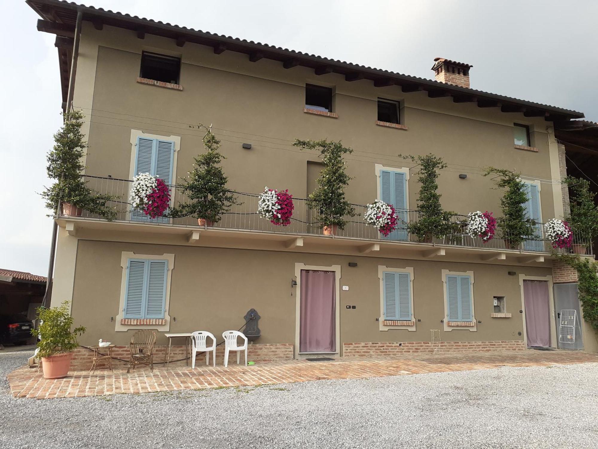 La Casa Di Roby-1 Appartamento La Morra Con Piscina Ngoại thất bức ảnh