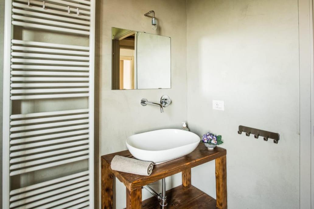 La Casa Di Roby-1 Appartamento La Morra Con Piscina Ngoại thất bức ảnh